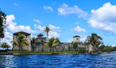 Castillo de San Felipe de Lara u jezera Izabal (Guatemala, Dreamstime)