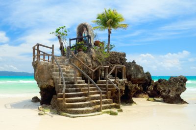 Willy's Rock, White Beach, Boracay (Filipíny, Dreamstime)