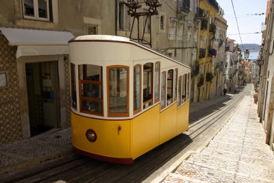Lisabonská tramvaj (Portugalsko, Dreamstime)